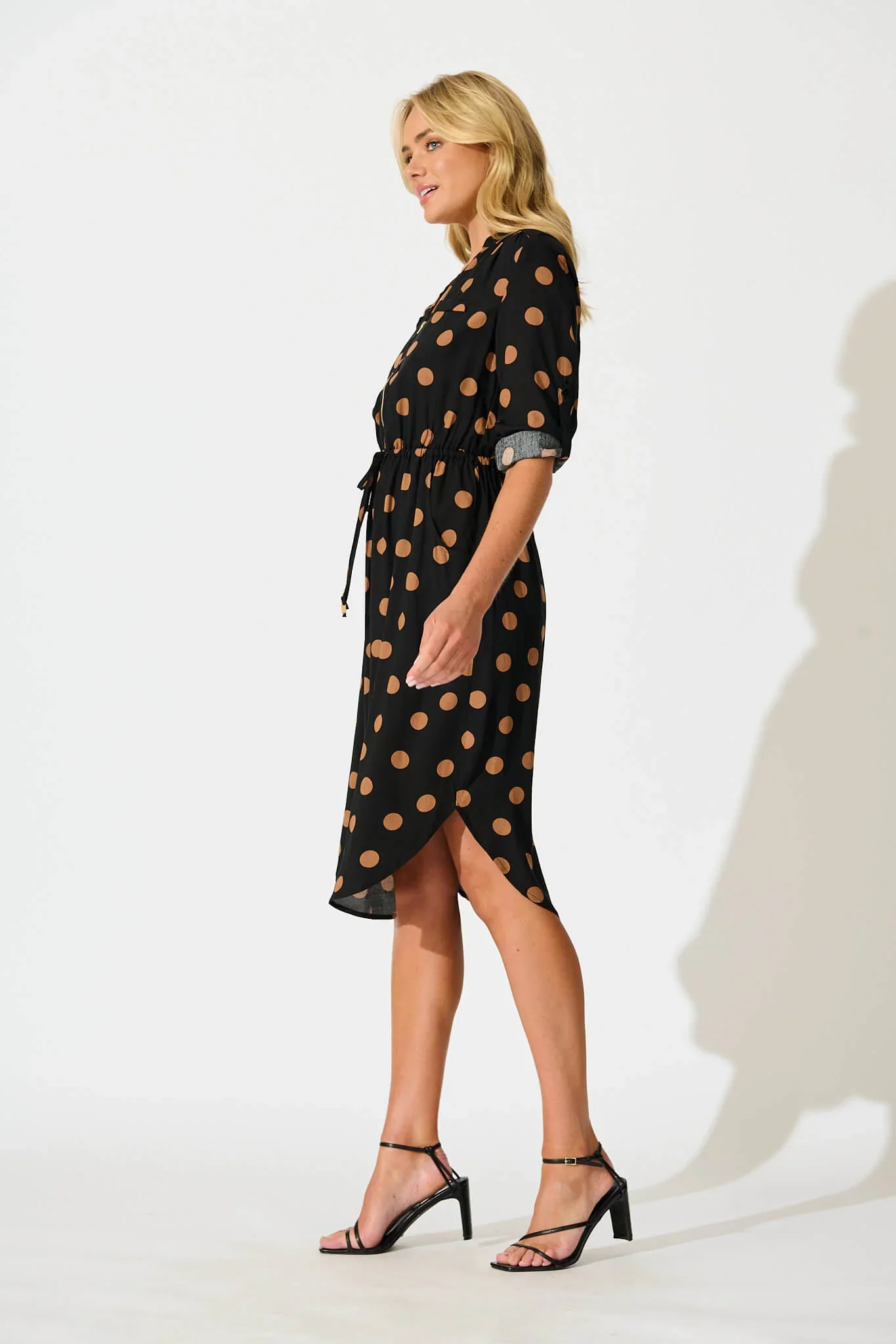 Rival Zip Dress in Black with Brown Spot - Imagem 3